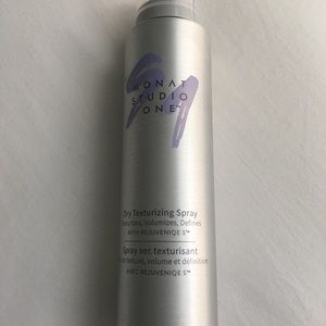 NWOT Monat Full Size Dry Texturizing Spray!